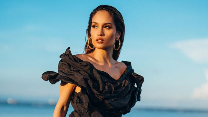 Instagram @claurakiehl