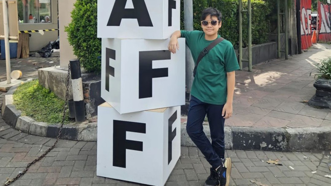 Instagram/ @adhiyat7