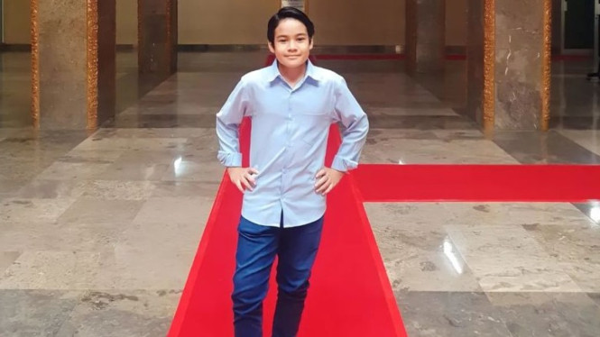 Instagram/ @adhiyat7