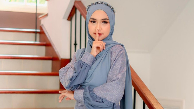 Instagram/ @riaricis1795