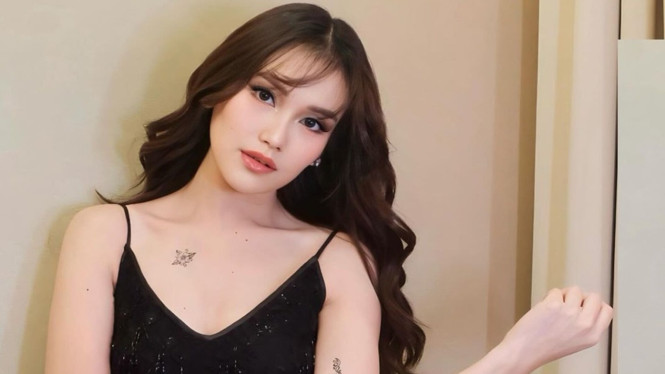 Instagram @ayutingting92