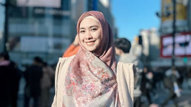 Instagram @okisetianadewi