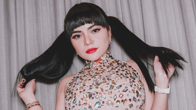 Instagram/ @dinar_candy