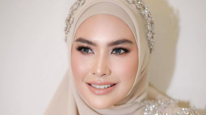 Instagram @kartikaputriworld