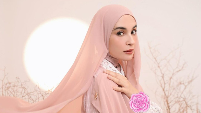 Instagram @shireensungkar
