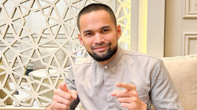 Instagram @teukuwisnu