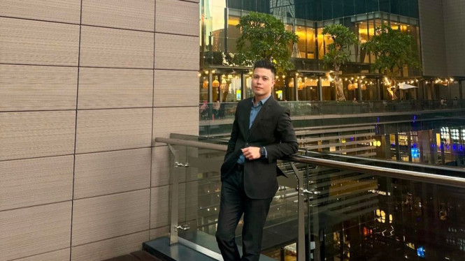 Instagram/stevemarcel 