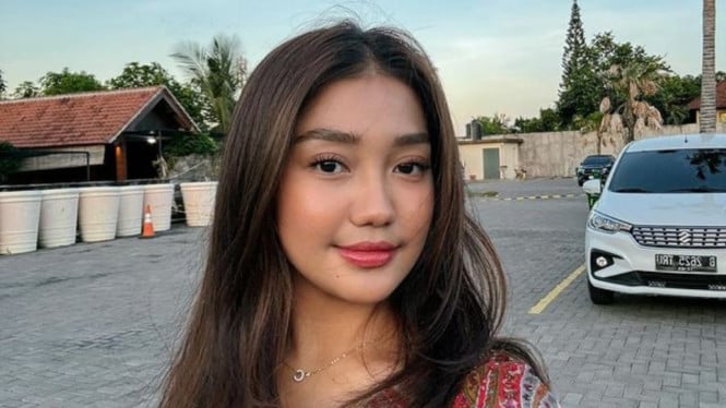 Instagram @chndrika_