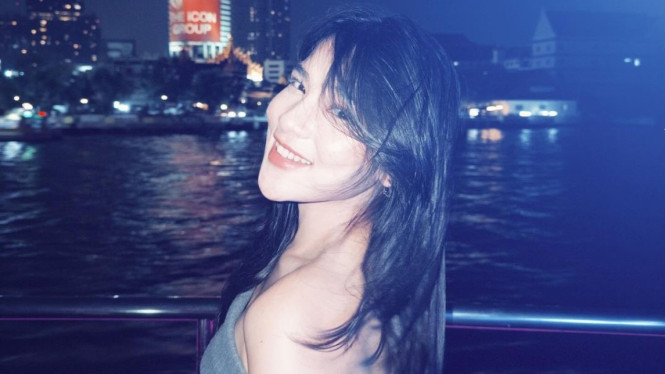 Instagram/ @davinaakaramoy