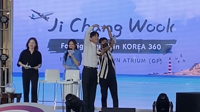 Ji Chang Wook Ajak 5 Fans Beruntung Selfie Bareng Saat Fansign di KOREA