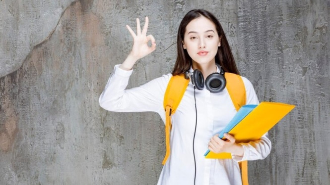 Freepik/ Racool_studio