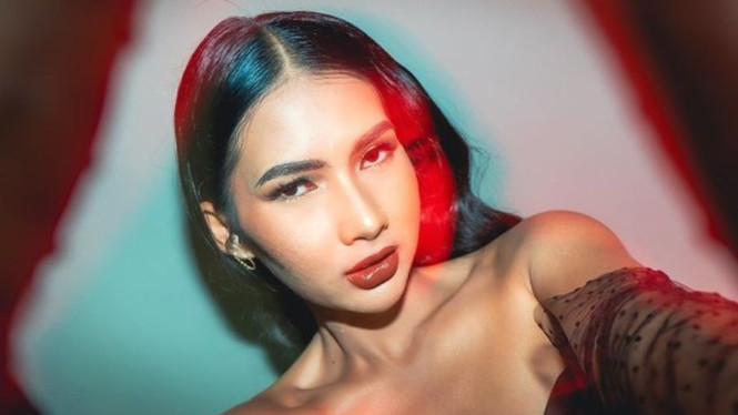 Instagram @sorayarasyid12