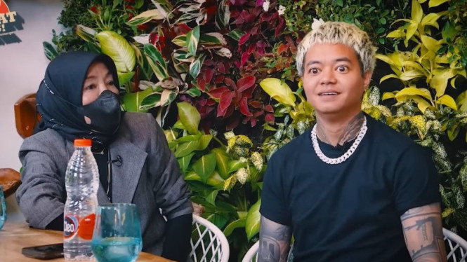 YouTube CURHAT BANG Denny Sumargo