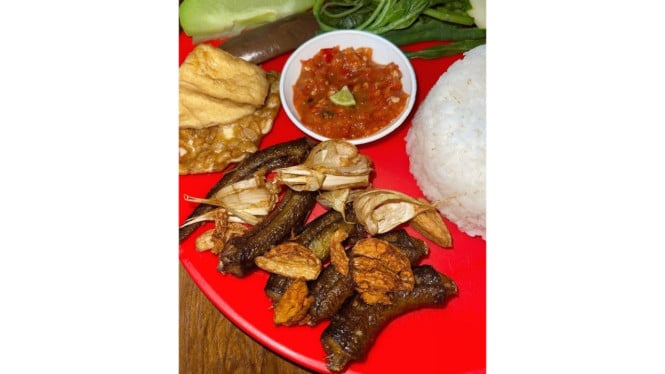 Instagram/ @warungeropamgt