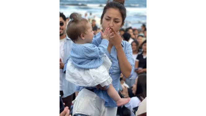 Instagram @jennifercoppenreal