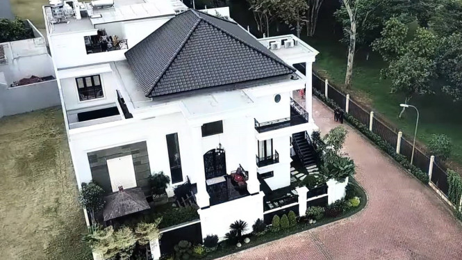 YouTube/Prilly Latuconsina 