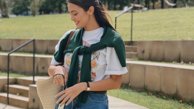 Instagram/ @amandarawles