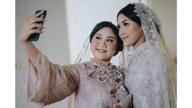 Instagram @erinagudono