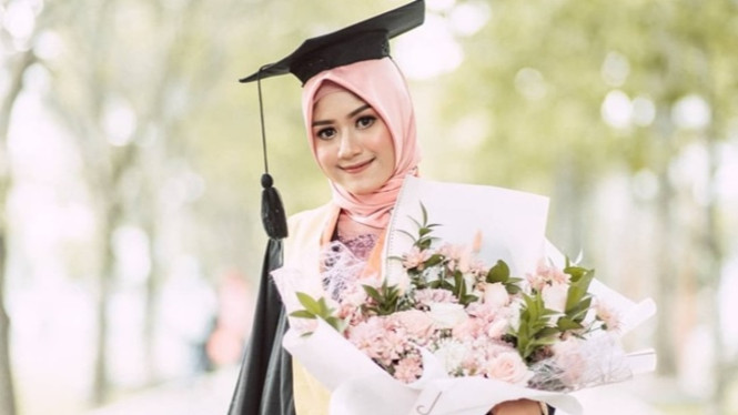 Instagram @erinagudono