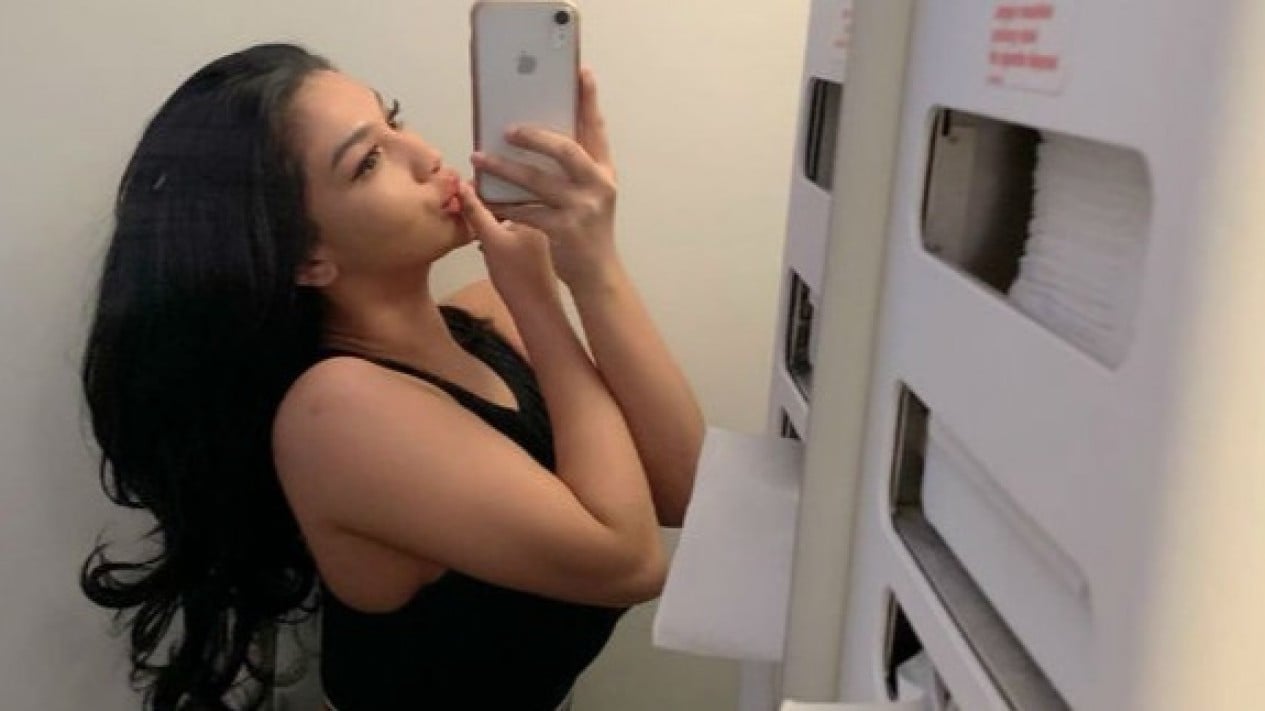 Her captivating selfie