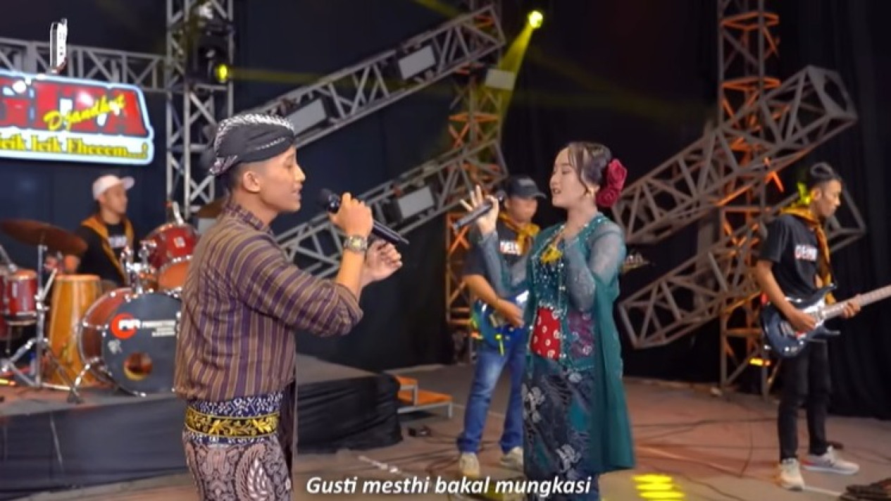 Ayollar porno onlaynda hukmronlik qilishadi