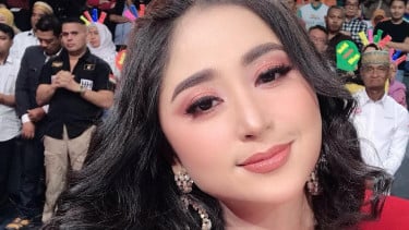 Bahagia Menikmati Hidup, Dewi Perssik: Jangan Pernah Iri!