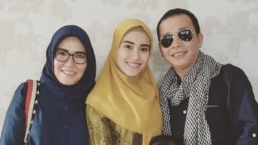 Anaknya Dibully, Ayah Rozak Labrak Teman SMA Ayu Ting Ting!