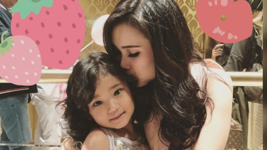 Ketika Sang Anak Menurunkan Bakat Entertaint Ayu Ting Ting