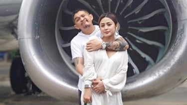 Heboh Status Nyeleneh Selvi Kitty, Bikin Warganet Gagal Fokus