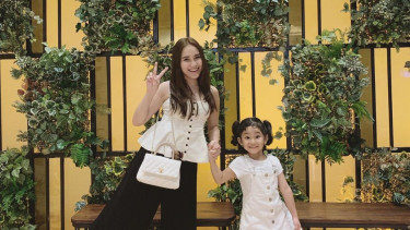 Ayu Ting Ting Lantang Sebut Nama Adit Jayusman&Rania di Atas Panggung