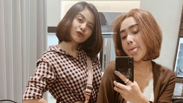 Foto Bareng Tiwi, Cita Citata Diminta Bikin Grup?