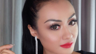 Anggun Maharani Jadi Model Majalah Dewasa Jadi Sorotan