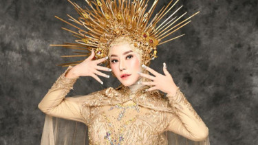 Tampil Heboh Berhijab, Beby Sexiola Gabung 'Nagas Ange7s'