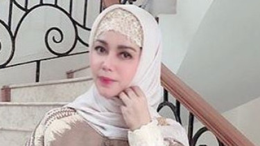 Masya Allah, Cantiknya Iis Sugianto Berhijab, Lihat Deh...