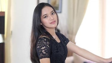 Mengenal Yunia Syahrie, Putri Cantik Pedangdut Ira Swara
