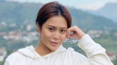 Publik Dikagetkan Agama Vicky Zainal