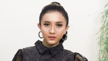 Tampil Seksi dan Memesona, Desy Thata Rilis Jalan Cinta