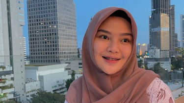 Sempat Memutuskan Tutup Aurat, Rosa Meldianti Kembali Lepas Hijab Jadi Perbincangan