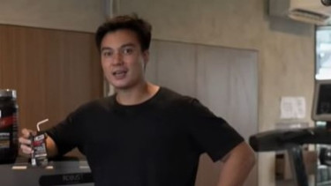 Heboh! Baim Wong Langsung Temui Kakek Dibayar Dengan Uang Mainan