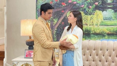 Intip Deretan Potret Zoe Jackson Saat Gendong Bayi, Cocok Jadi Ibu