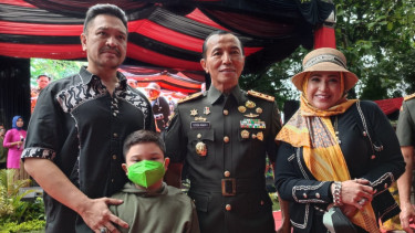 Heboh Cucu Elvy Sukaesih Aljabbar Suntik Vaksin