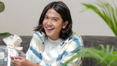 Tampil Rambut Panjang, Iqbaal Ramadhan Disebut Mirip Nana Mirdad