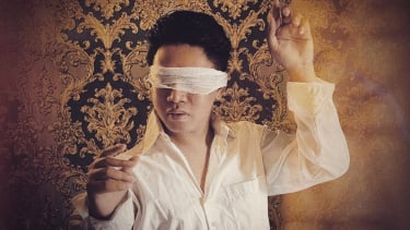 Artis Dangdut SA Diramal Meninggal Muda, Sophia Latjuba Pakai Bikini