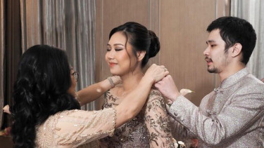 Terkuak! Harga Kalung Sisca Kohl Dalam Acara Lamaran, Bisa Beli Rumah!