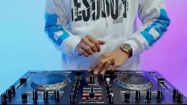 Lirik Lagu 'Aku Terpikat Dirimu Waktu Aku Memandang Wajahmu' yang Viral di TikTok