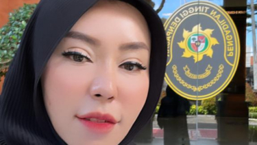 Vakum dari Dangdut, Princess Baby Sexyola Banting Stir Jadi Advokat