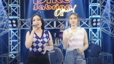 Lirik Lagu Menungso Ora Toto - Dike Sabrina Feat Shinta Arsinta
