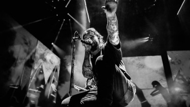 Reaksi Matt Shadows Vokalis Avenged Sevenfold Dengar Lagu 'Dear God' Versi Dangdut