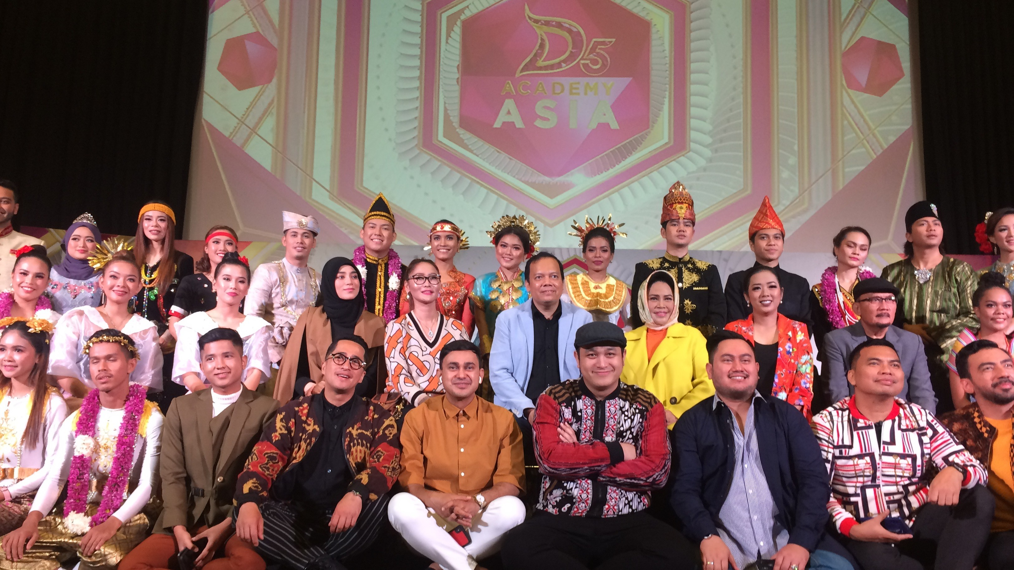 Peserta dan Pengisi Acara Dangdut Academy Asia 5