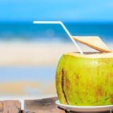 7 Waktu Terbaik Minum Air Kelapa, Manfaat Kesehatan yang Mengejutkan